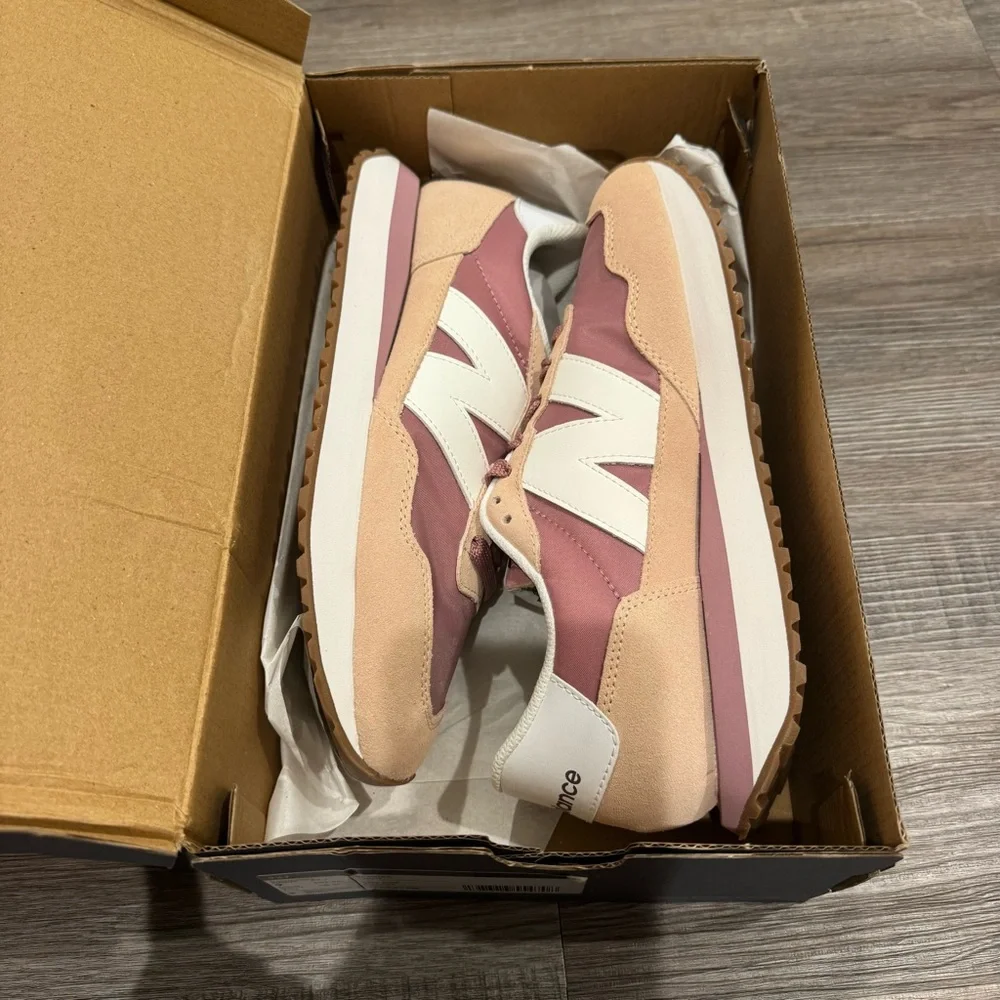 New Balance 237 Rose Rose Suede Leather Athletic Lace Up Sneakers